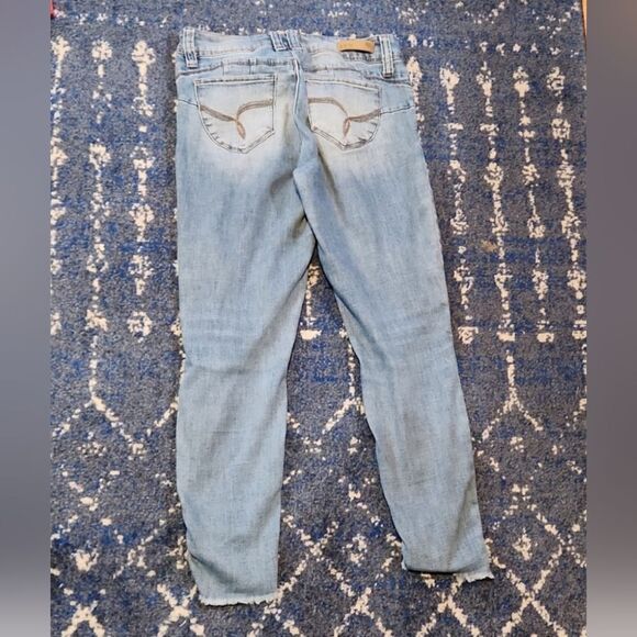 Ymi size 7 jeans distressed stretch frayed - Picture 5 of 9